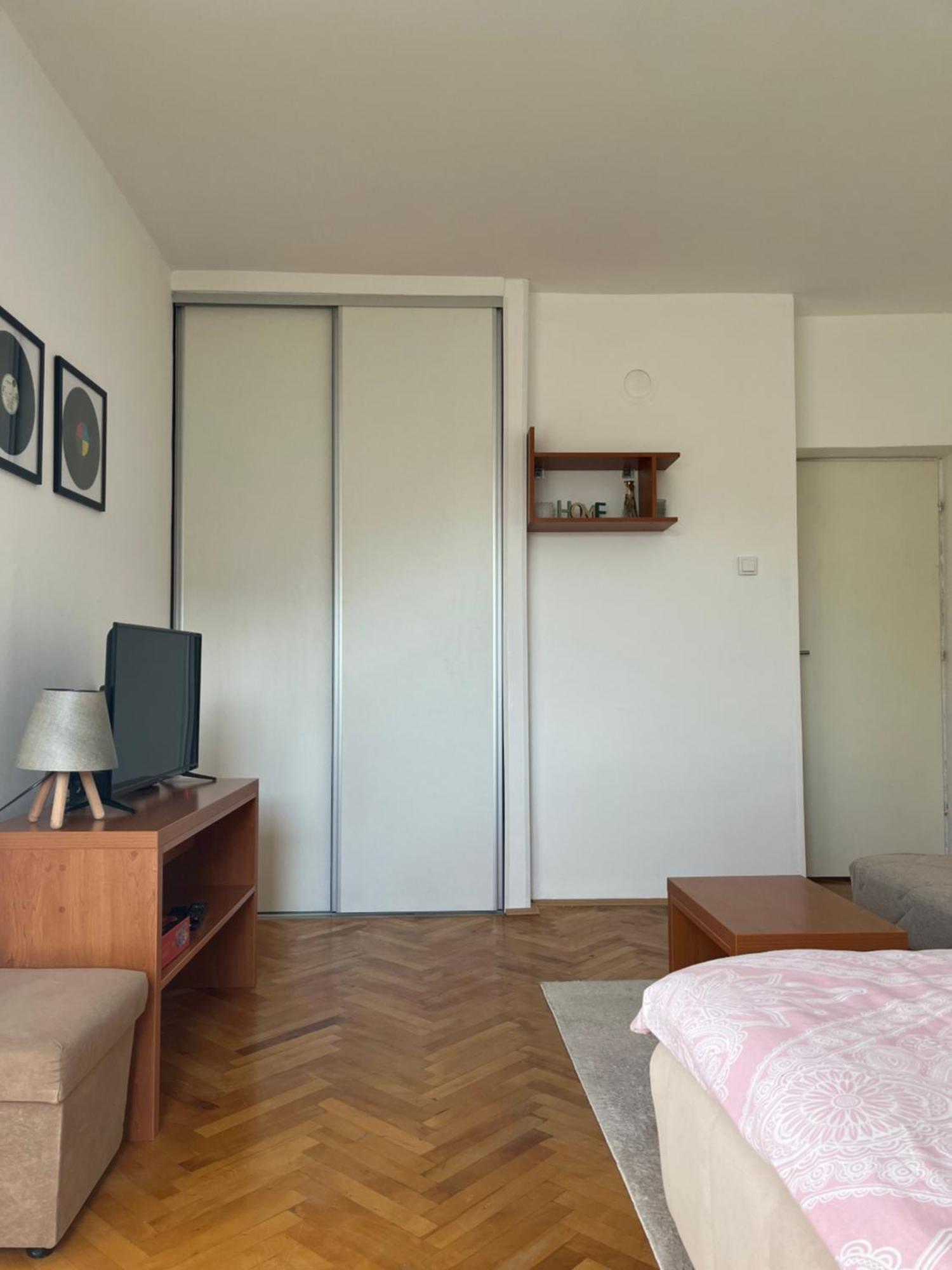 Cozy Apartment With The View ปลูชิเน ภายนอก รูปภาพ